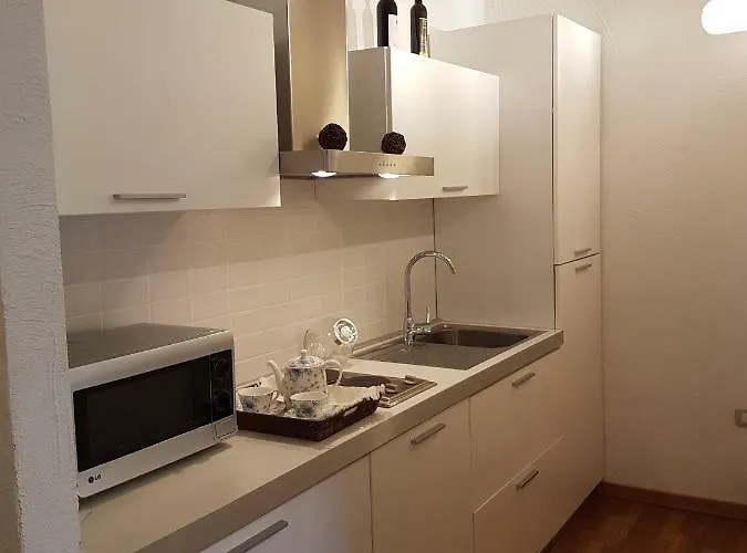 Bilocale Mansardato Con Terrazza Διαμέρισμα