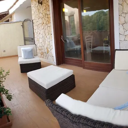 Bilocale Mansardato Con Terrazza شقة فيلاّسيمِيوس